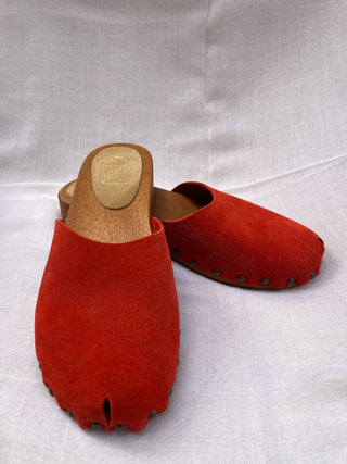 Antidoti Closy Candy Red Clogs for Fashionable Feet