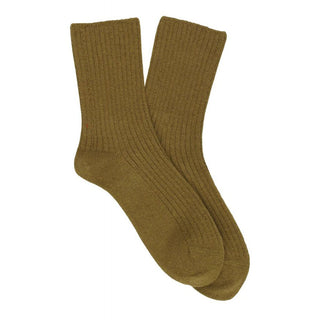 Escuyer's women cashmere socks are comfortable and super soft, perfect to keep you warm during the winter. The socks from this special label are manufactured at a great family-owned factory in Portugal. 