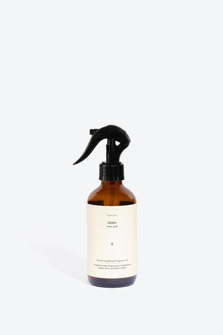 We devote this handcrafted perfumed home spray to Odin – the Norse god of war and wisdom. The unique formula of this perfumed home spray was created in accordance with all the major perfumery canons. At first the fragrance pyramid will reveal head notes of petitgrain, rich and intense notes of coriander seeds and juniper berries followed by luxurious notes of agarwood, cedar, frankincense and vetiver and our little formula secrets. The aroma at home will be changing over time. 